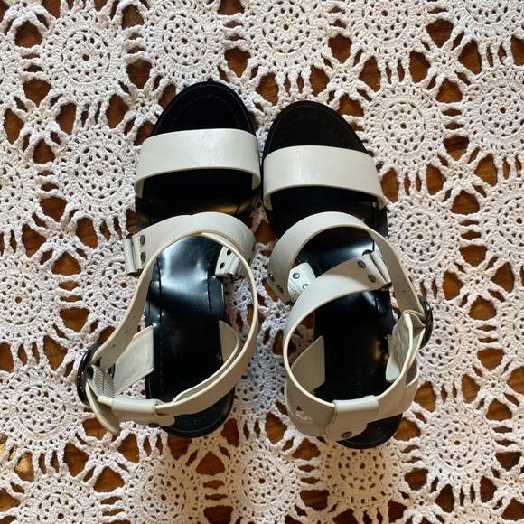 Banana Republic white heeled sandals size 8 - Picture 6 of 9